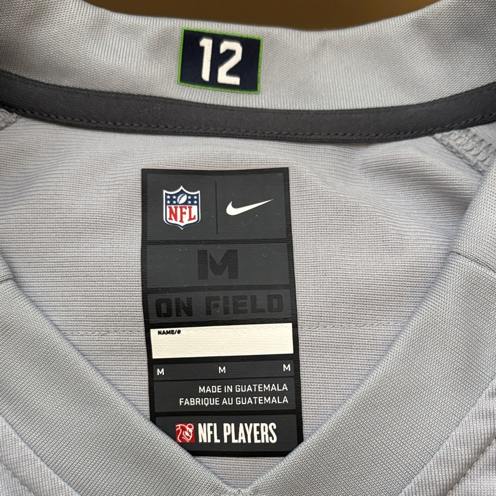 Men’s “12 Fan” Seahawks Jersey.. Size: Medium. - Picture 2 of 6